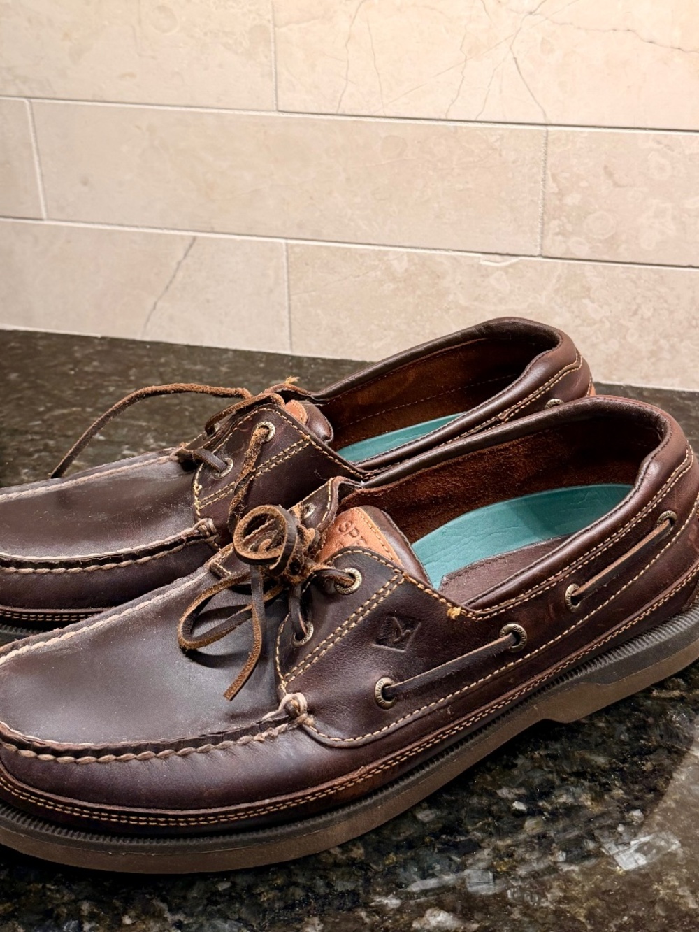Sperry Top-Sider Men's Mako 2-Eye Leather Boat Shoes – Amaretto